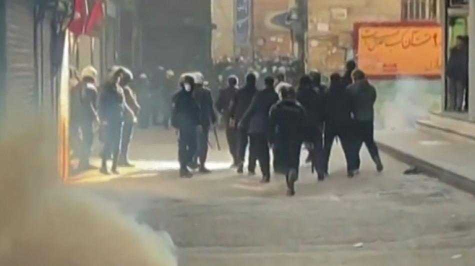 Iran: Gr&ouml;&szlig;te Proteste seit Ende Dezember - Menschenmassen in Teheran